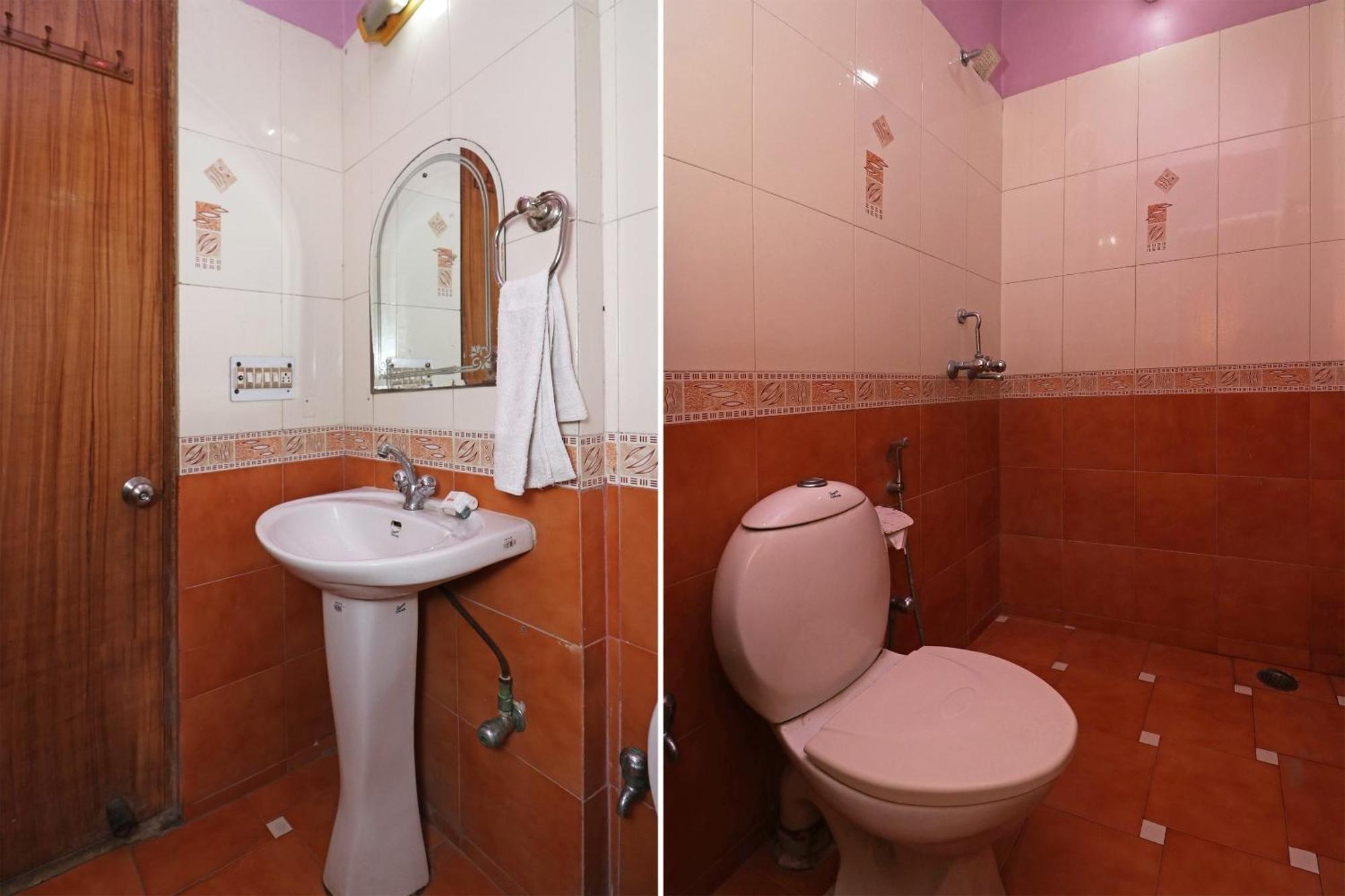 Готель Townhouse Satguru Enclave Road Gurgaon Jamb Екстер'єр фото