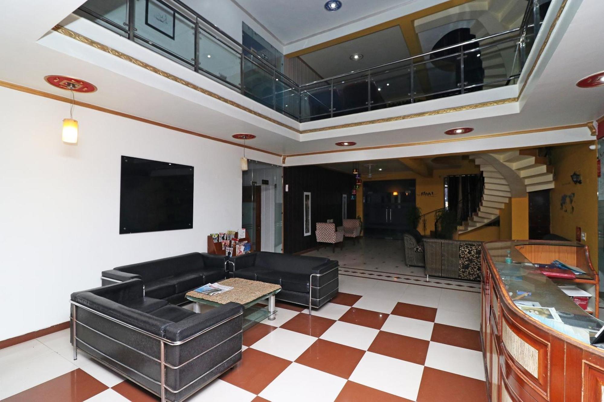 Готель Townhouse Satguru Enclave Road Gurgaon Jamb Екстер'єр фото
