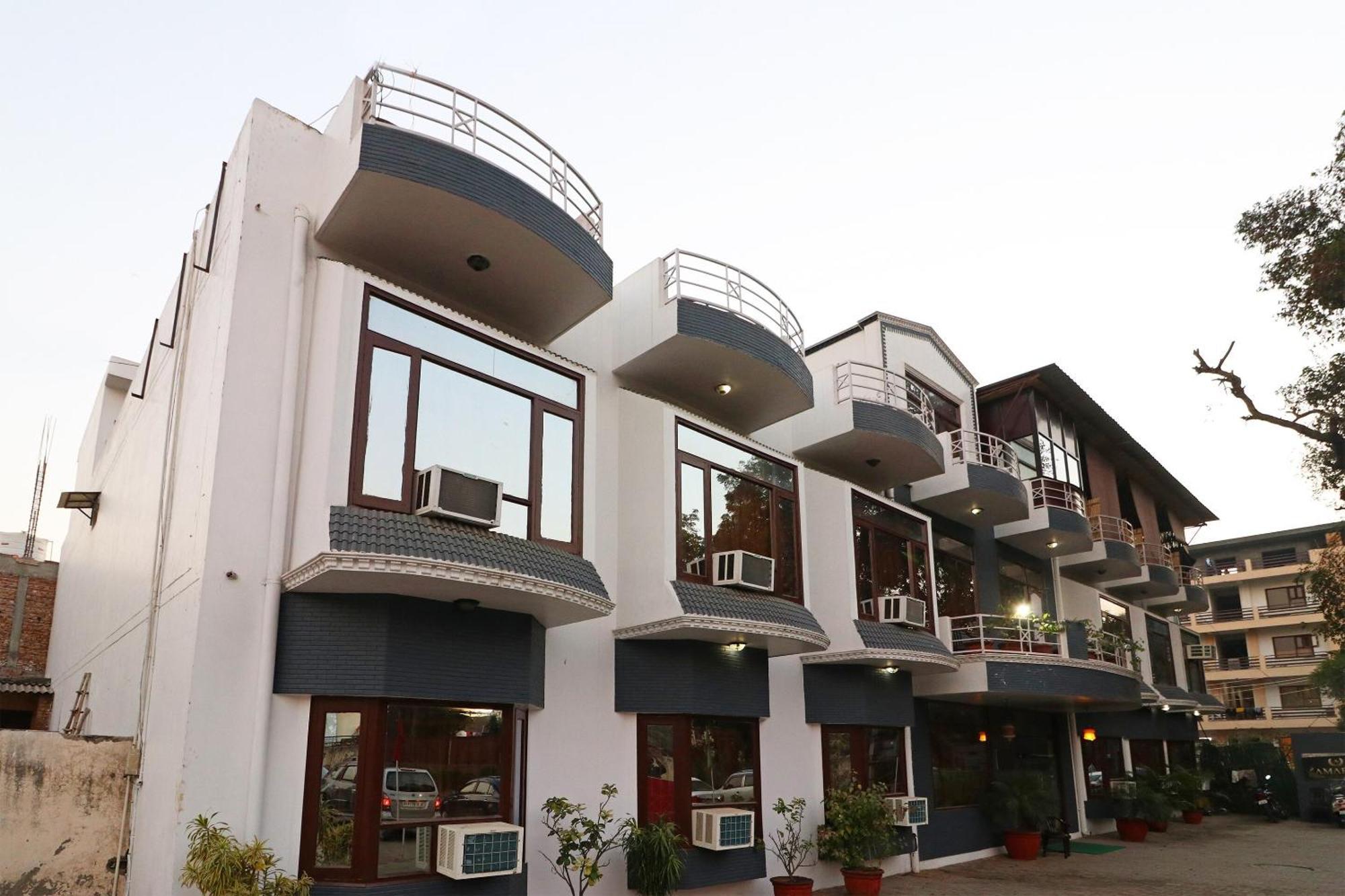 Готель Townhouse Satguru Enclave Road Gurgaon Jamb Екстер'єр фото